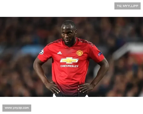 卢卡库加盟曼联的背后故事:转会谈判、薪资博弈与球员心态的复杂交织 卢卡库加盟曼联的背后故事:转会谈判、薪资博弈与球员心态的复杂交织